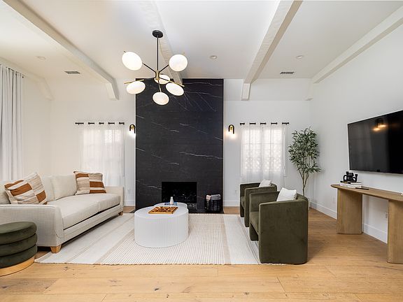 4th image of 6105 Del Valle Dr