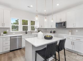 2605 Dr Carver Rd, Charlotte, NC 28208