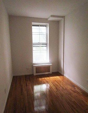 4th image of 116 E 11th St APT 1C