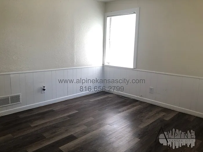 6009 E 153rd St #A — Photo 2