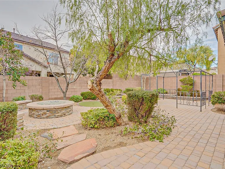 10737 Drake Ridge Ave — Photo 2