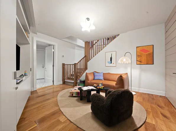 161 Duane Street image 12 of 15