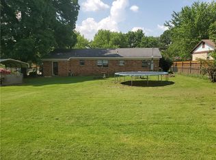 41 Elmwood St, West Fork, AR 72774
