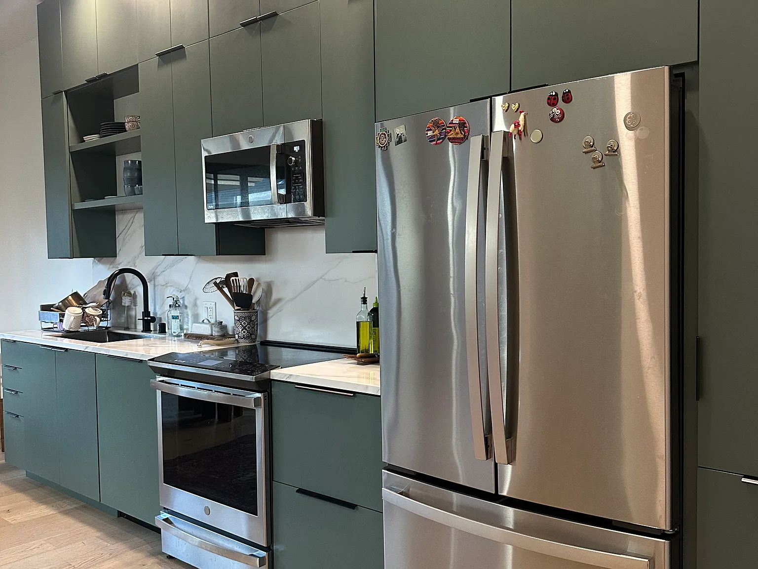 3 bed, 2.5 bath, 1609 sqft, $4,445 — Photo 4