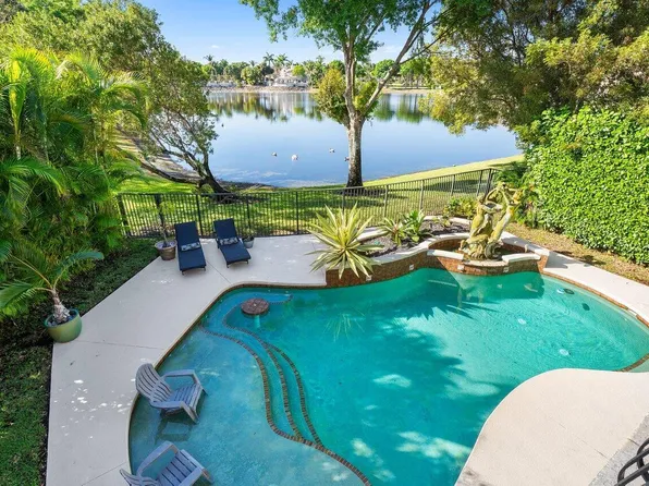 10322 Medicis Place, Wellington, FL 33449