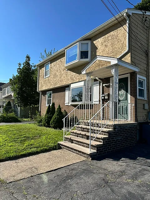 3 bed, $2,850 — Photo 2