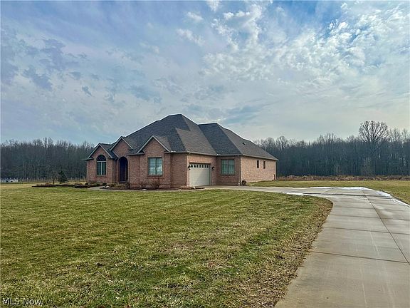 2nd image of 4039 Selkirk Bush Rd