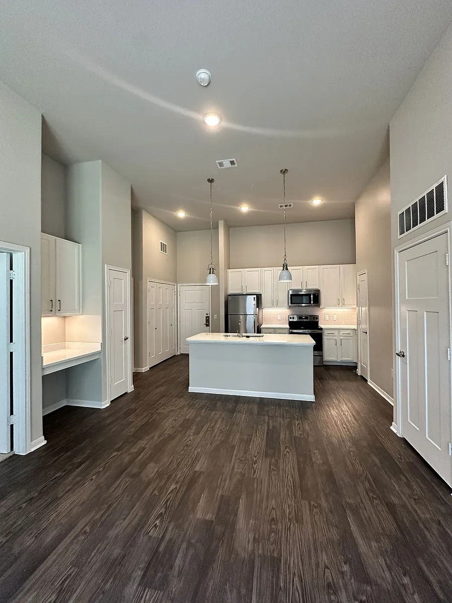 Building Photo - 6804 Henneman Way #3133