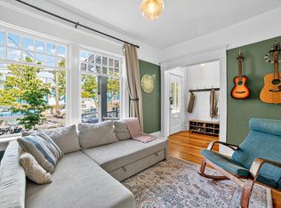 1113 McLean Dr, Vancouver, BC V5L3N5