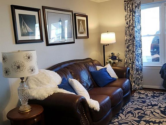 2nd image of 5319 Grand Lake Cres