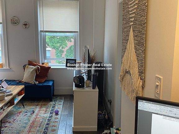 55 Queensberry St. #10 Boston - Fenway Unit Photo 2