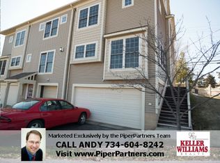 1002 Bluestem Ln, Ann Arbor, MI 48103
