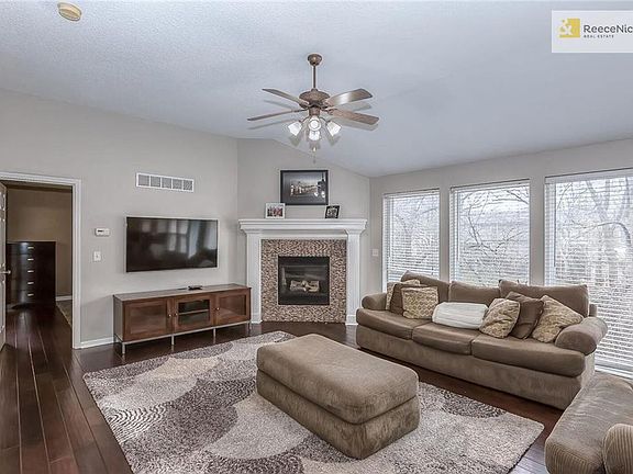 GREAT ROOM WITH CORNER FIREPLACE
