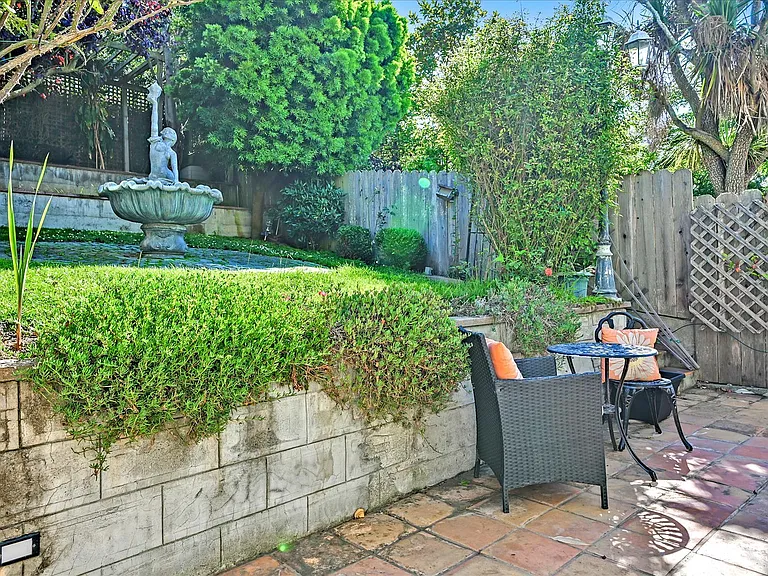525 Liberty St — Photo 41