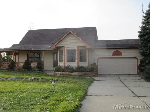 470 W Burnside Rd photo 1