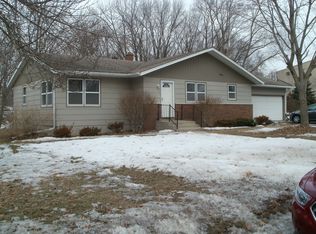 210 James St, Portage, WI 53901