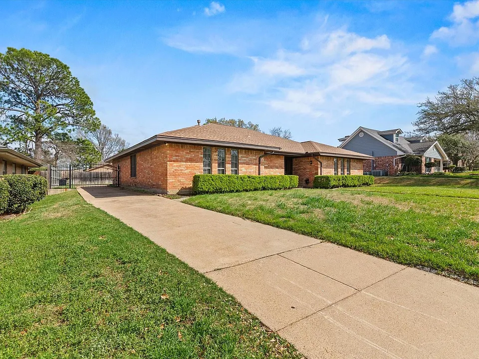 1905 Alamo Dr