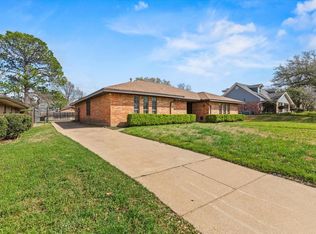 1905 Alamo Dr, Arlington, TX 76012