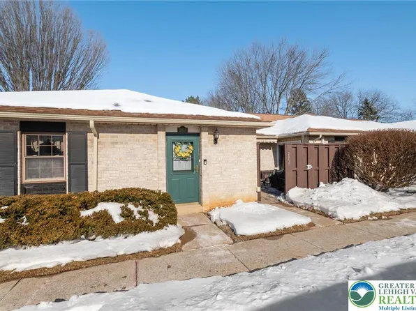 2811 Springhaven Pl, Macungie, PA 18062