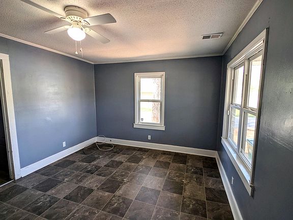 4th image of 34 Webb Ave