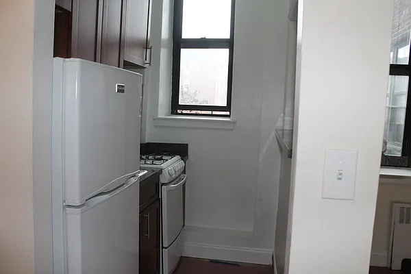 Rented by Contact Realty | media 4