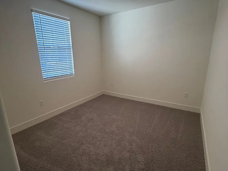 4021 W Sunnyview Ave — Photo 9
