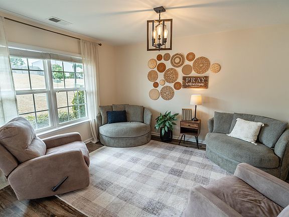 2nd image of 162 Copper Bluff Rd