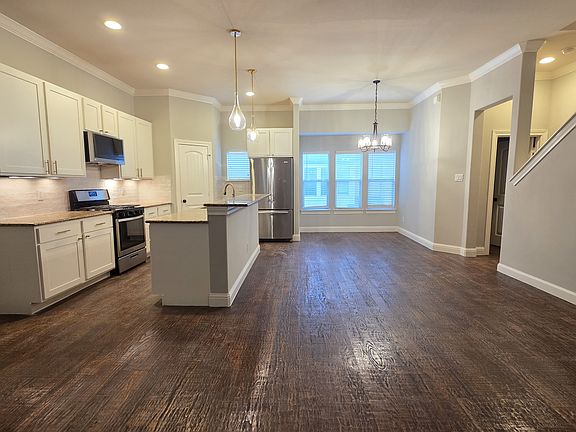 5th image of 1724 Lewis Ct