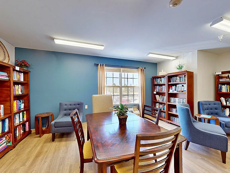 2730 N Forest Rd — Photo 54