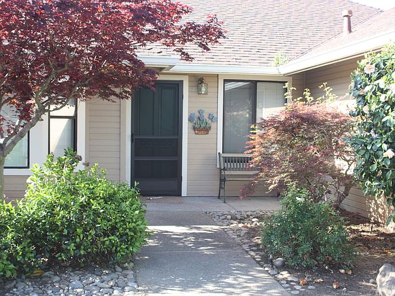 2nd image of 2524 Bayberry Dr