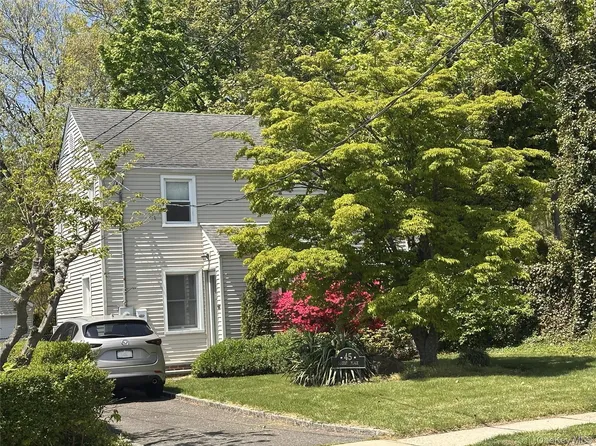 45 Locust Place, Manhasset, NY 11030