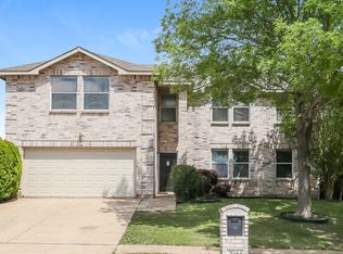 2044 W Grove Ln, Grand Prairie, TX 75052