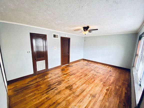 2nd image of 2221 Jones St #24