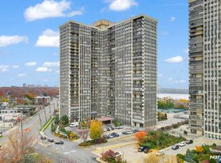 300 Winston Dr #C1601, Cliffside Park, NJ 07010