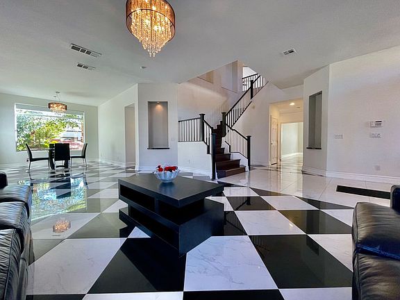 3rd image of 9557 Verneda Ct