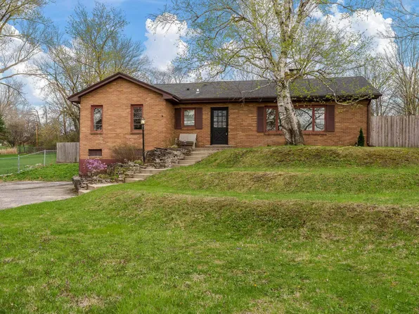 701 Coolidge Pl, Rockford, IL 61107