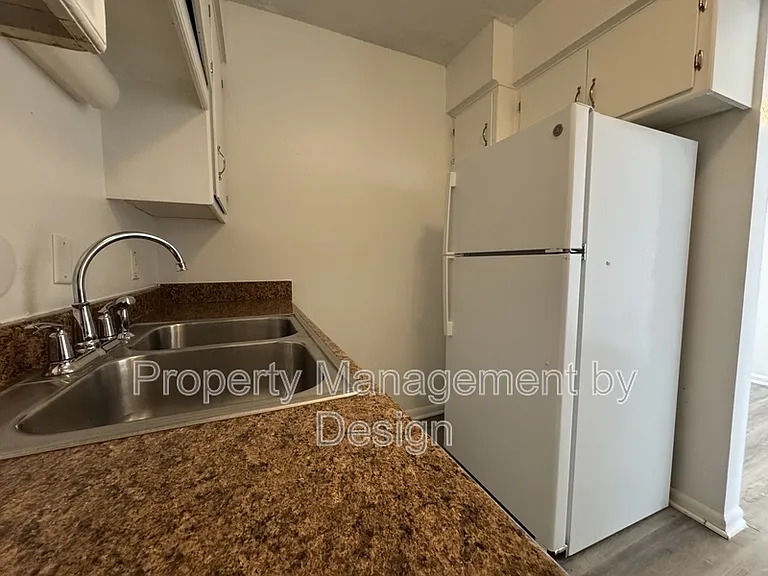 1039 5th St #7 — Photo 6