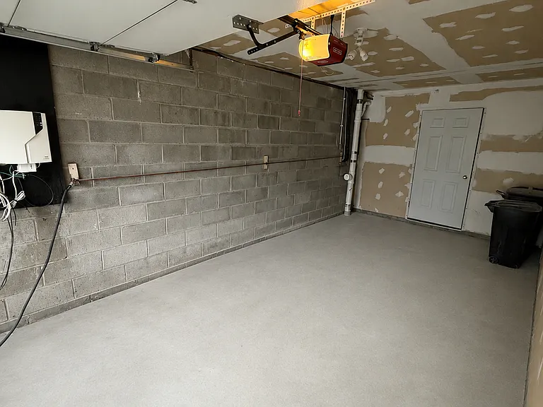 140 Rockwell St #140 — Photo 26