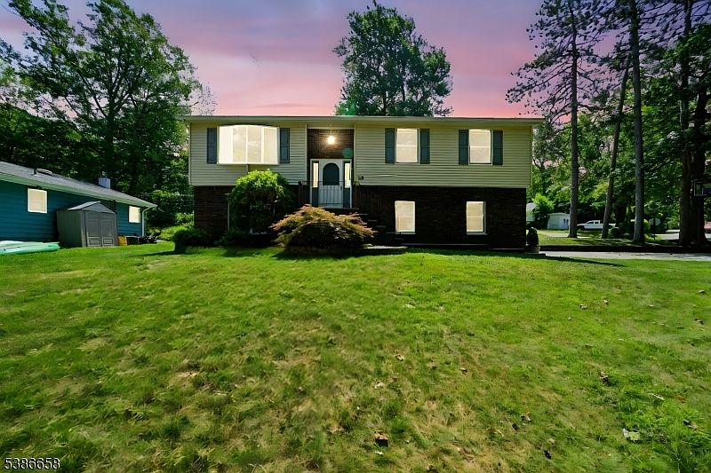 1st image of 30 Lakeshore Dr