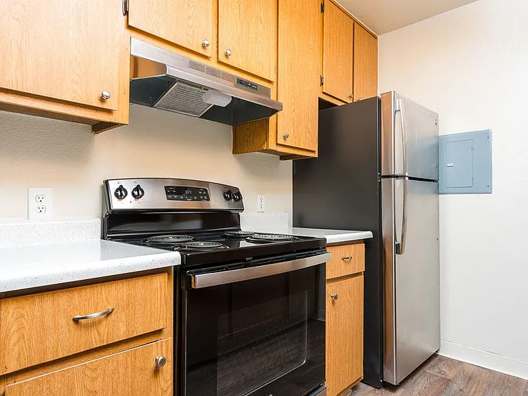 Mission Sierra Apartments — Photo 14