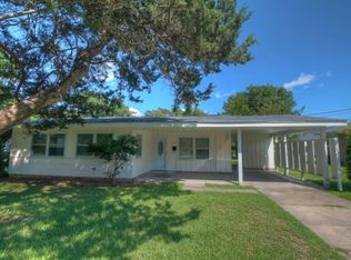 107 Chestnut Dr, Beaufort, NC 28516
