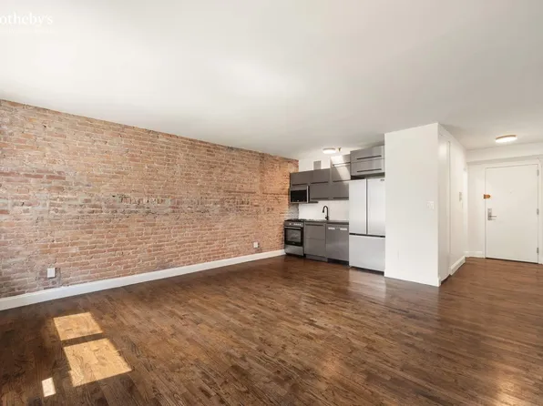 410 West 23rd Street 3H image 3 of 10