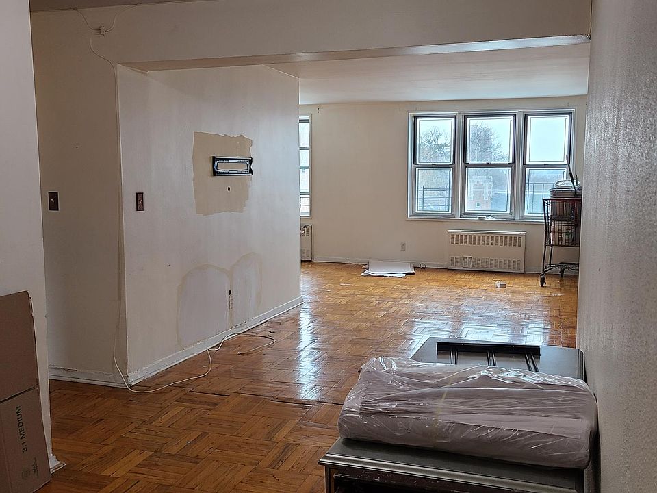 2nd image of 615 Warburton Ave #7B