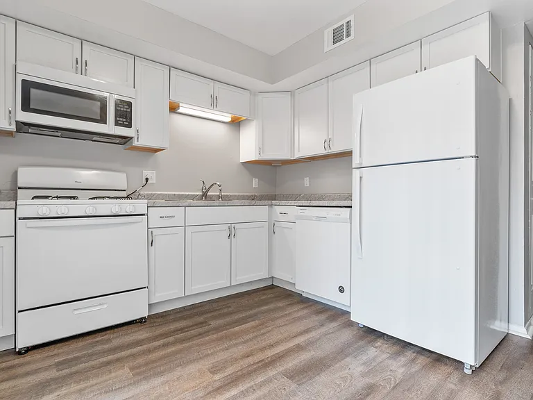 356 Locust St #A — Photo 9