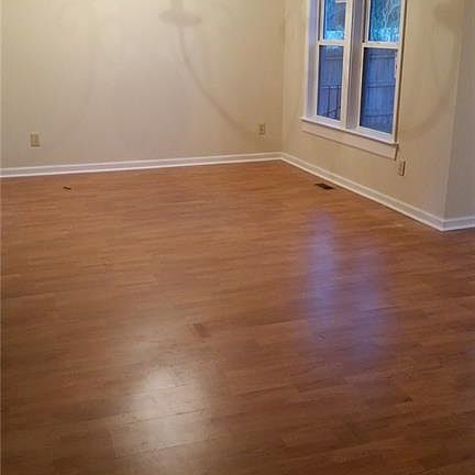 5th image of 102 Oak Leaf Dr