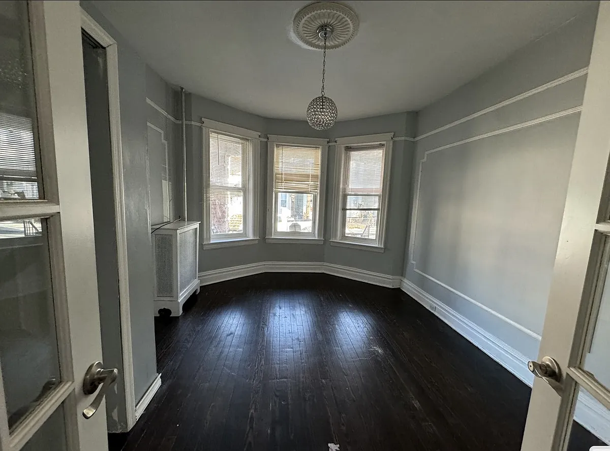 Building Photo - 209 Grant Ave #1