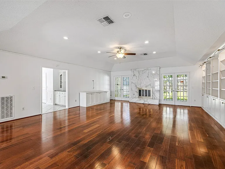 11906 Pepperdine Ln — Photo 3