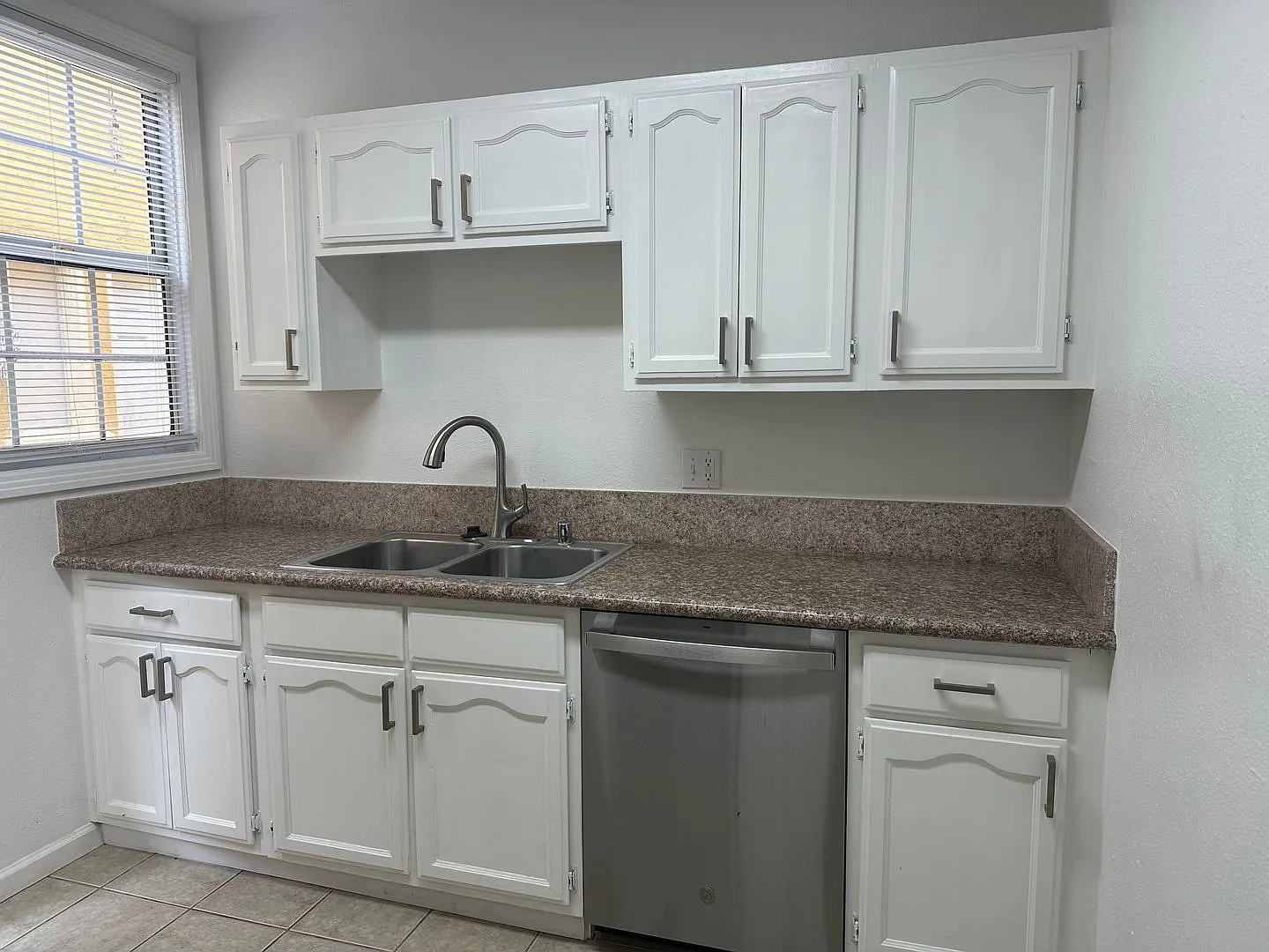 28th St Apartments — Photo 2