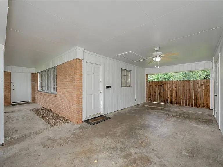 501 Helena St — Photo 25