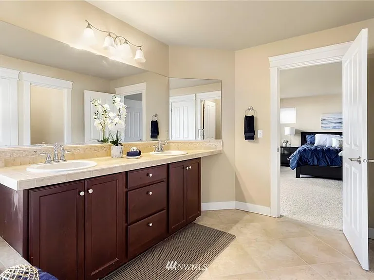 4450 Logan Dr NE — Photo 15